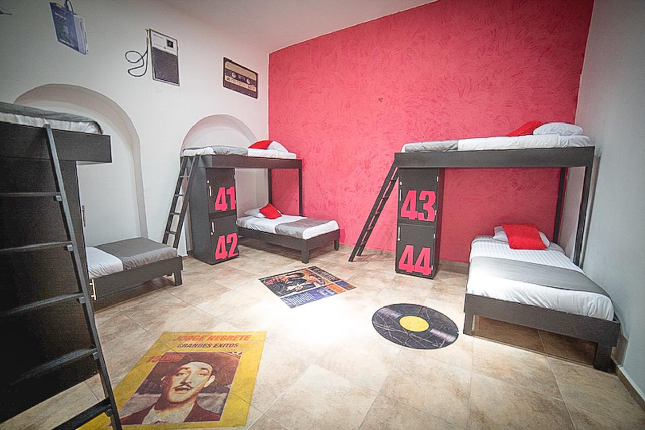 Hostal El Armario León Buitenkant foto