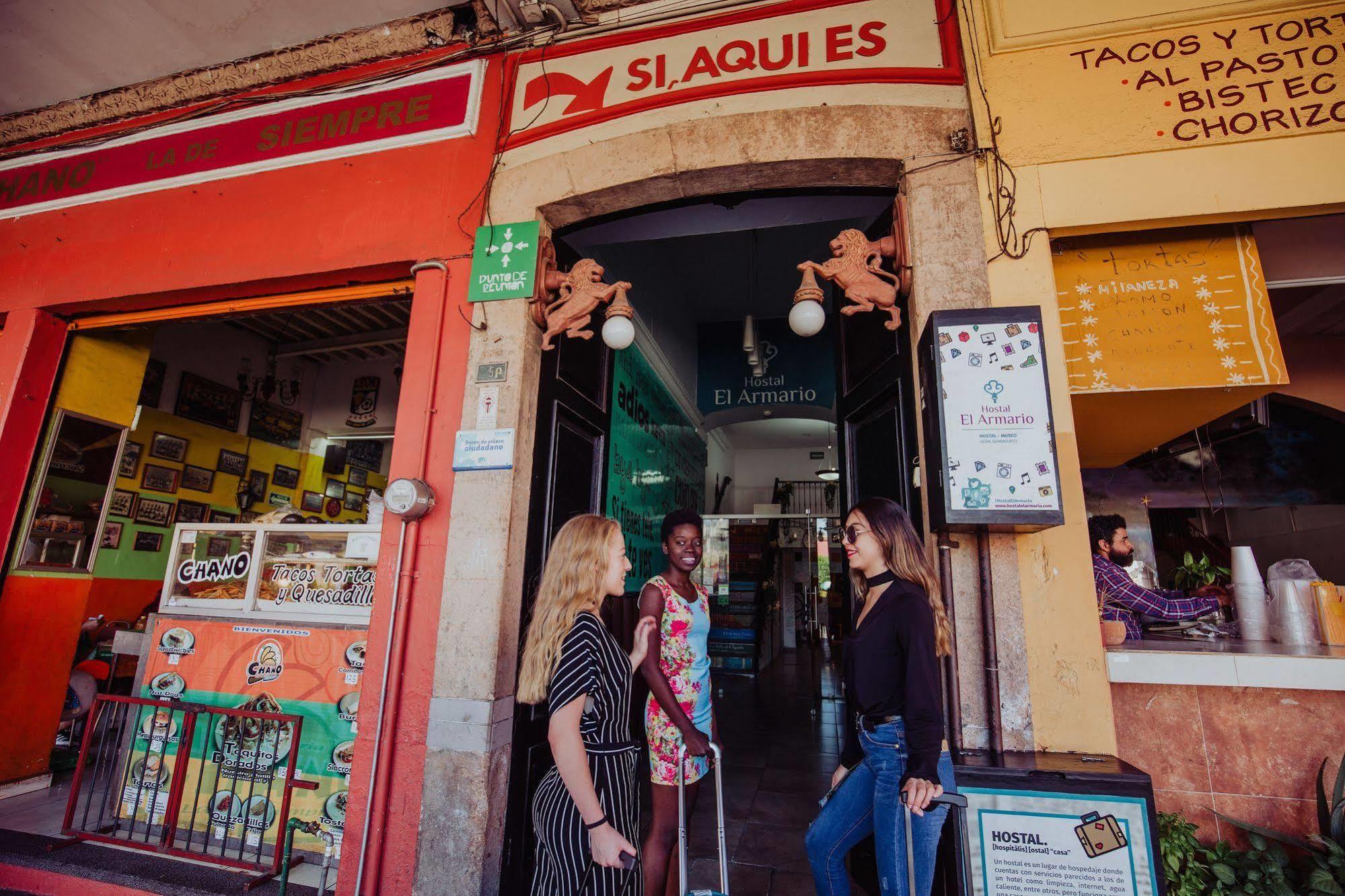 Hostal El Armario León Buitenkant foto